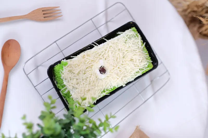 Brownies Kukus Pandan Full Keju M.